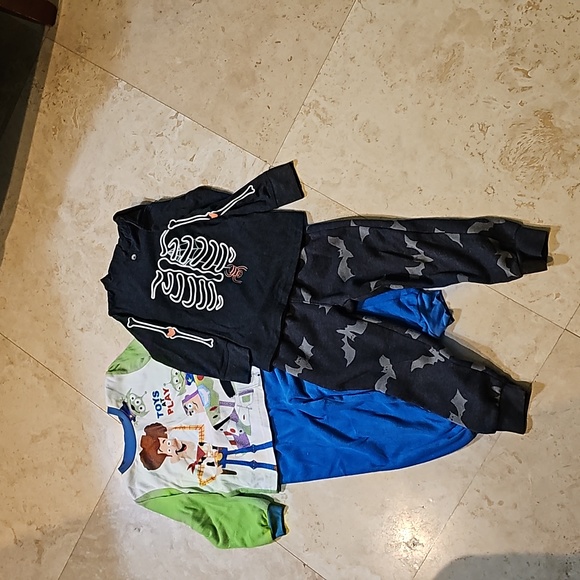 PAJAMA BUNDLE - Picture 2 of 6